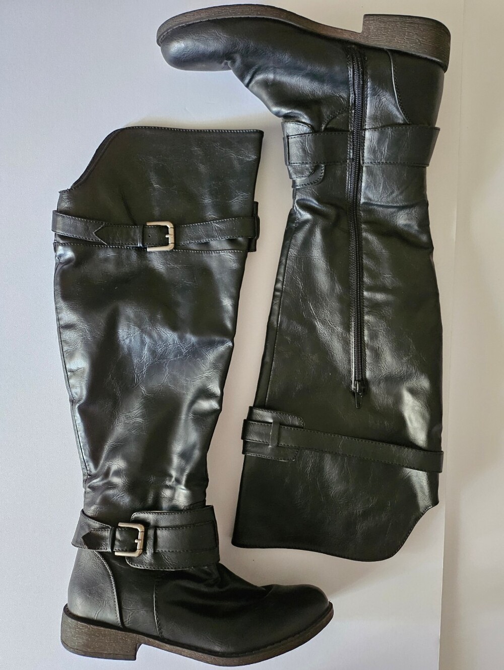 No Brand Black Combat pleather right  below knee-high boots with buckle detail